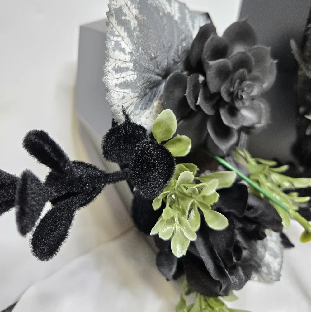 NEW Ashland Halloween premade goth succlents and flowers in‎ black coffin decor